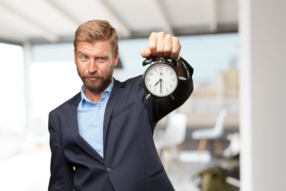 The influence of time on the sale of housing.